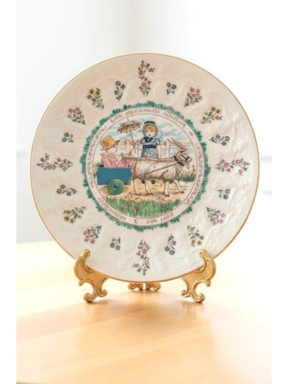 Royal Doulton Capricorn Zodiac 1977 Vintage 24K Gold Trim Collectable Plate